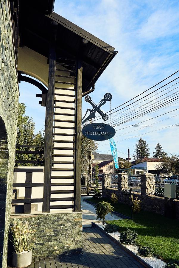 Boutique Hotel Casa Medievala Curtea de Argeş Eksteriør billede