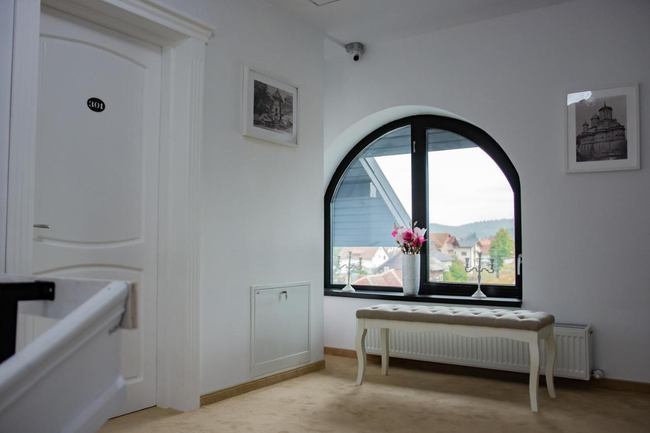 Boutique Hotel Casa Medievala Curtea de Argeş Eksteriør billede